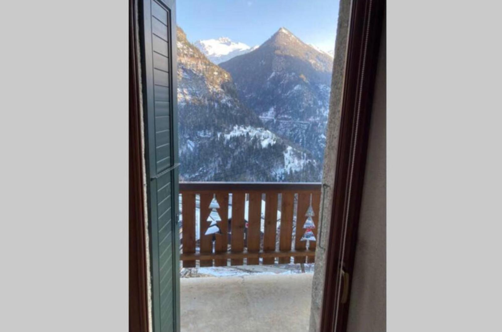 Bel Appartement 2.5 Pieces Avec Balcon, Magnifique Vue Sur Le Glacier Des Grands Finhaut Luaran gambar